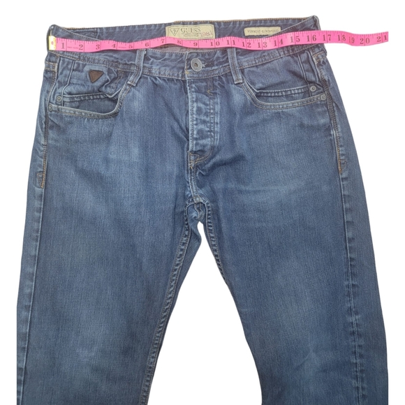 (M) Guess Medium Wash Jeans (Men) - Picture 6 of 10